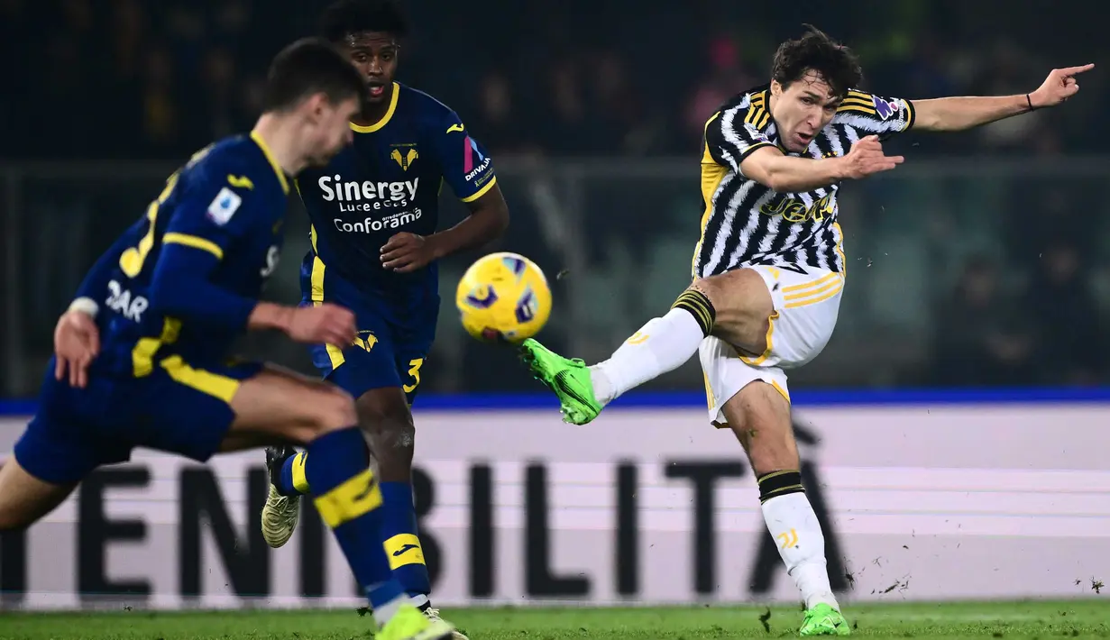Tuan rumah, Hellas Verona unggul lebih dulu lewat gol Michael Fulnorusho di menit ke-11. (MARCO BERTORELLO/AFP)