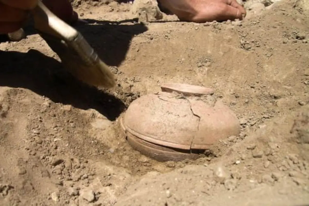 Penemuan Pot Tanah Liat 800 Tahun yang Mengubah Sejarah