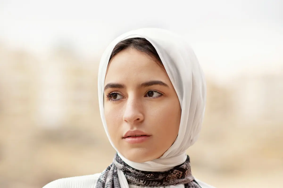9 Warna Hijab yang Wajib Dimiliki Hijabers, Sudah Punya?