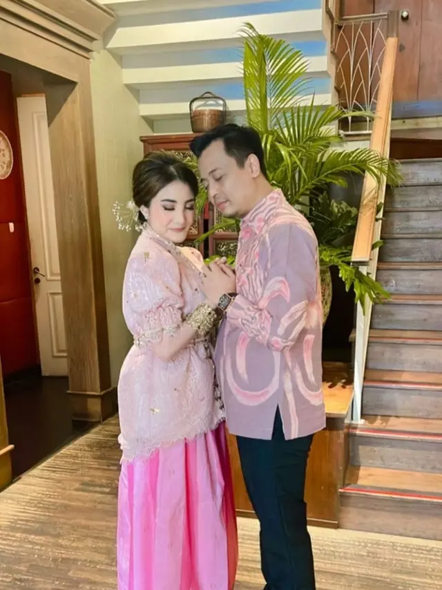 Kiki Amalia Tunangan Agung Nugraha