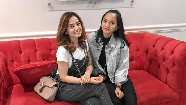 Bak Seumuran, Ini 6 Potret Kebersamaan Citra Monica dan Putrinya