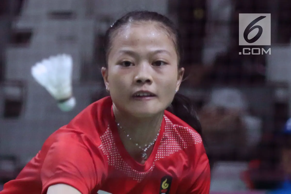 Semifinal Bulutangkis Beregu Putri, Fitriani Tumbang