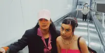Tak hanya chemistry mereka yang kuat, gaya busana keduanya juga selalu menarik perhatian! Meskipun memiliki gaya yang berbeda, Tara dan Eva berhasil memadukan fashion mereka dengan apik. [@taabasro].