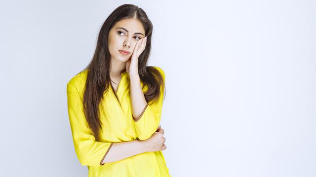 Ilustrasi sugesti, berpikir, merenung, ragu