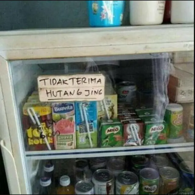 6 Tulisan di Pintu Kulkas Warung Ini Kocak, Pemilihan Katanya Bikin Mikir