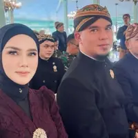 Momen khidmat Ahmad Dhani dan Mulan Jameela. (credit:instagram.com/ahmaddhaniofficial)