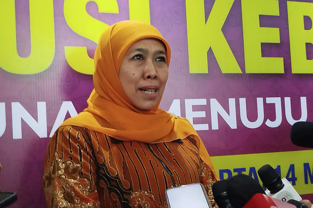 Khofifah Indar Parawansa berharap bisa berduet dengan Emil Dardak di Pilkada Jawa Timur. Komunikasi dengan partai politik terus digencarkan.