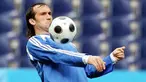 Greek forward Theofanis Gekas warms up during a training session at Wals-Siezenheim stadium in Salzburg on June 13, 2008. Greece will face Russia in its next Group D match on June 14. AFP PHOTO / Aris Messinis 