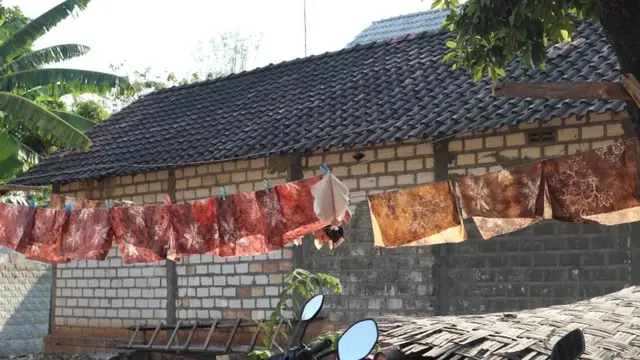 Putri Berdikari Batik