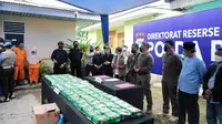 Konferensi pers pengungkapan 81 kilogram narkoba jenis sabu oleh Polda Riau di Pekanbaru. (Liputan6.com/M Syukur)