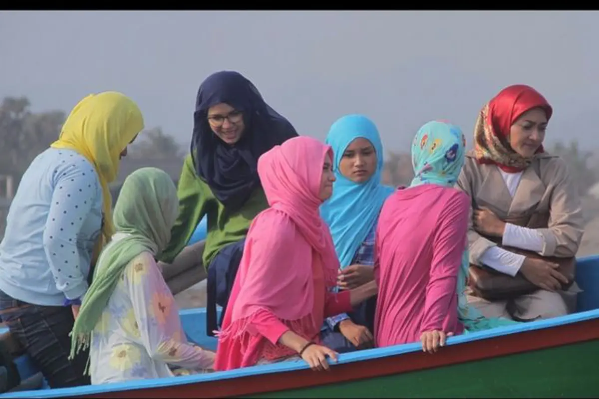 Dinda Kania Dewi Berhijab di Film Pesantren Impian