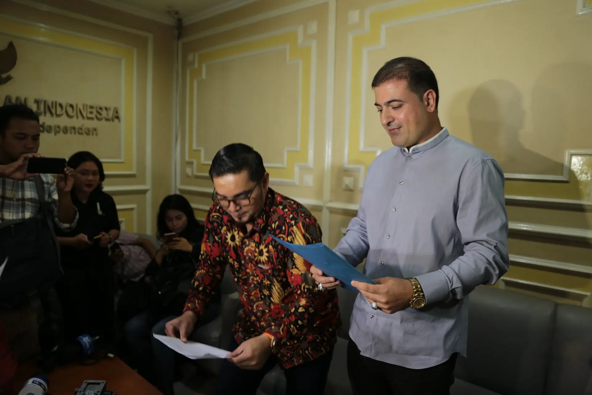 Sam Aliano Ketua Pengusaha Muda laporkan Nikita Mirzani ke KPI (Adrian Putra/bintang.com)