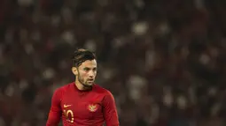 Gelandang Timnas Indonesia, Stefano Lilipaly, saat melawan Malaysia pada laga Kualifikasi Piala Dunia 2022 di SUGBK, Jakarta, Kamis (5/9). Indonesia kalah 2-3 dari Malaysia. (Bola.com/Vitalis Yogi Trisna)