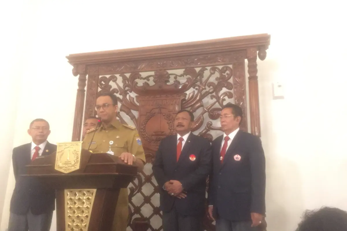Gubernur DKI Jakarta Anies Baswedan usai melantik pengurusan KONI DKI Jakarta (Liputan6.com/Delvira Chaerani)