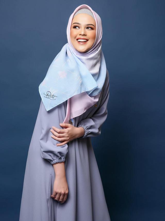 Artis Ramai Ramai Berbisnis Hijab dari Zaskia Sungkar 