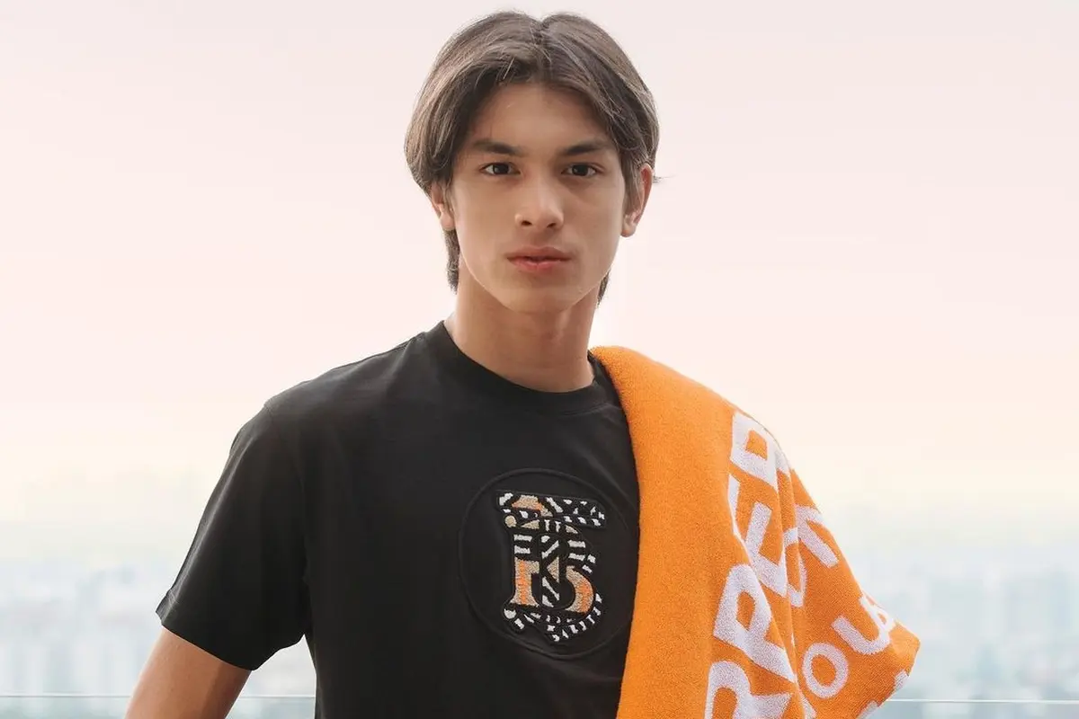 Rambut Belah Tengah Eddie Meijer Ini Bikin Terlihat Lebih Dewasa, Ganteng Abis