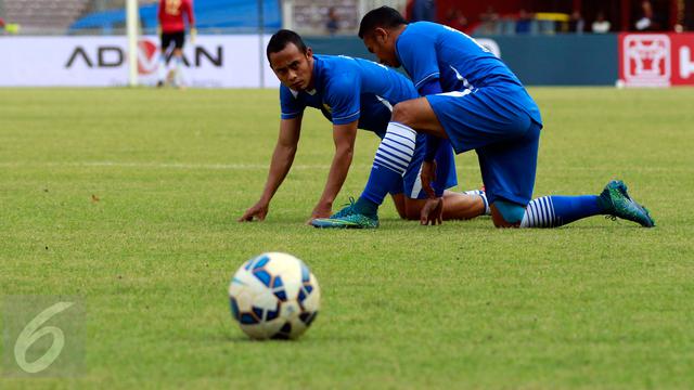 20151018-Jelang Final, Persib Jajal Lapangan SUGBK