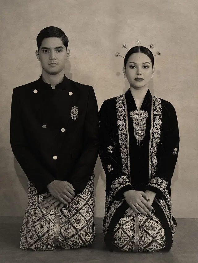 6 Potret Menawan Al Ghazali dan Alyssa Daguise dalam Busana Adat Jawa