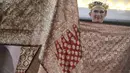 Penari membawakan tarian Gending Sriwijaya pada acara Festival Putri Bumi Sriwijaya (PBS) yang diselenggarakan oleh Indonesia Tionghoa di Jakarta, Kamis (29/3). Pagelaran ini bertujuan memperkenalkan khalayak luas. (Liputan6.com/Pool/Agus)