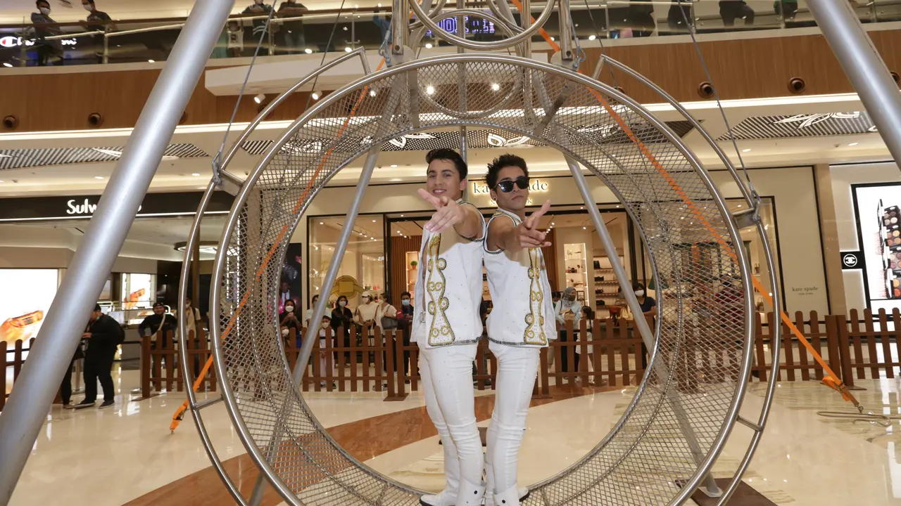 The Cardenas Brothers. (ist)