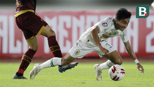 FOTO: Irfan Jaya Bawa PS Sleman Unggul di Babak Pertama saat Melawan PSM Makassar