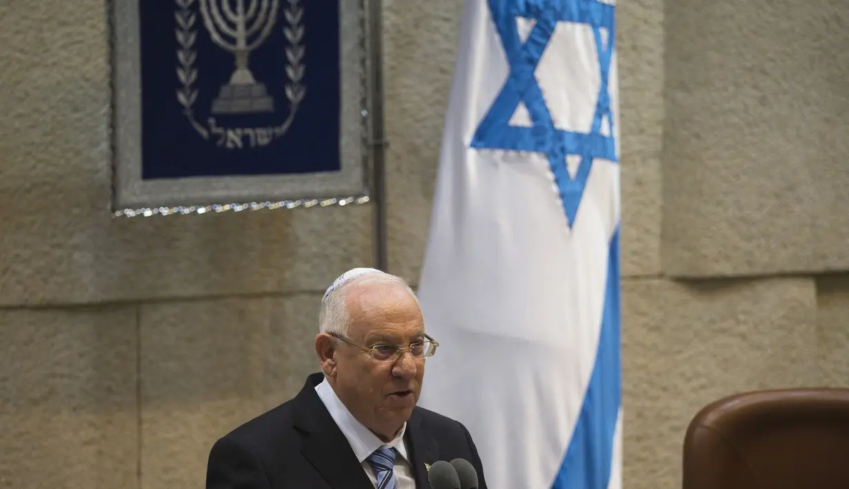 Pria berusia 74 tahun ini dikenal sebagai salah satu penentang utama terbentuknya negara Palestina. (REUTERS/Ronen Zvulun)