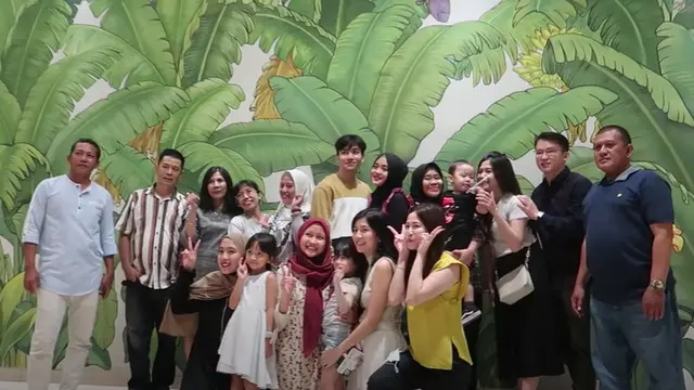 6 Momen Putri Delina Bertemu Keluarga Jeffry Reksa, Langsung Akrab dengan Ibunda