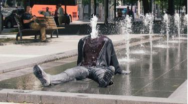 7 Manekin Tak Biasa Ini Bikin Pengguna Jalan Kebingungan