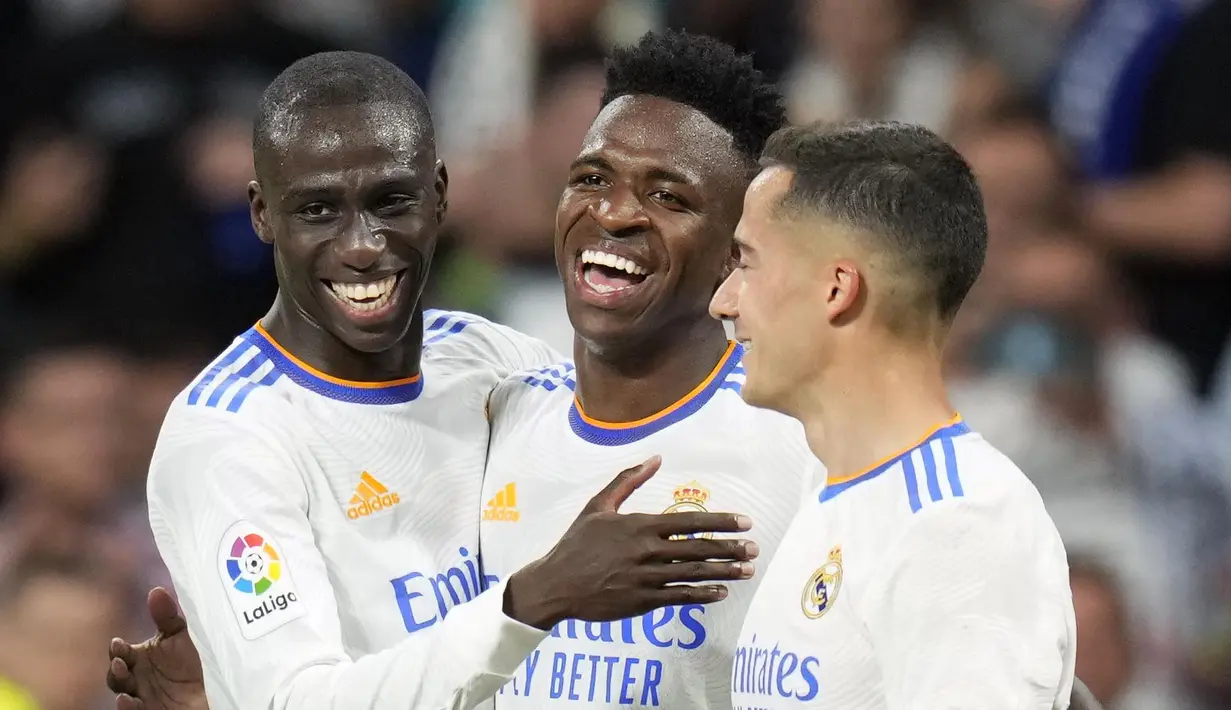 Berkat hasil ini, Real Madrid yang sudah dipastikan menjadi juara, kini menambah raihan mereka menjadi 84 poin. Sementara itu, Levante semakin terbenam di dasar klasemen dengan jumlah 29 poin. (AP/Manu Fernandez)