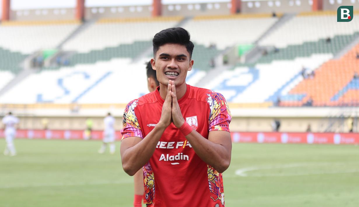 <p>Selebrasi pemain Persis Solo, Ramadhan Sananta setelah mencetak gol pertama timnya ke gawang PSM Makassar pada laga matchday kedua Grup A Piala Presiden 2024 di Stadion Si Jalak Harupat, Soreang, Kabupaten Bandung, Senin (22/7/2024). (Bola.com/Abdul Aziz)</p>
