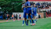 BRI Super League: Jan Olde Riekerink Waspadai Permainan Reaktif PSIM, Damion Lowe Absen