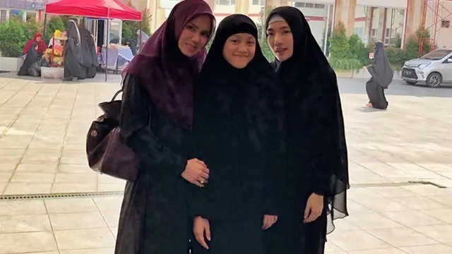5 Potret Laura Meizani Mawardi, Putri Nikita Mirzani yang Cantik dengan Balutan Hijab