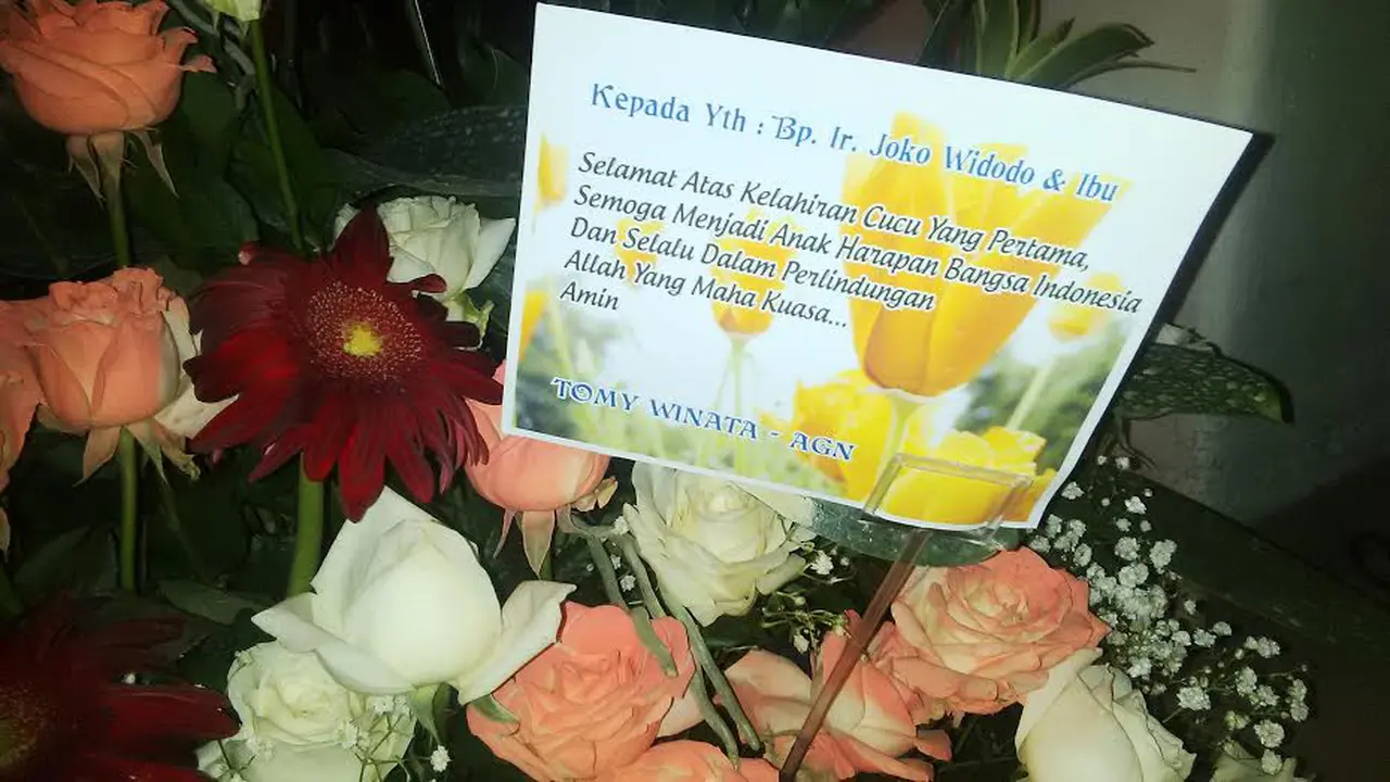 20160310-Jokowi-Cucu-Megawati-danTomy-Winata-Karangan Bunga-Solo