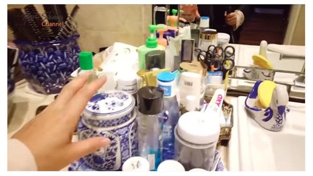 6 Potret Kamar Mandi Mewah Yuni Shara, Penuh Koleksi Guci