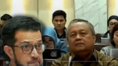 Komisi XI DPR RI menggelar rapat kerja dengan Gubernur Bank Indonesia Perry Warjiyo terkait laporan kinerja Bank Indonesia tahun 2025.

Anggota Komisi XI dari PAN Primus Yustisio menyoroti terkait nilai tukar rupiah yang anjlok. Primus menyebut nilai tukar rupiah anjlok bersama mata uang lain.

P...