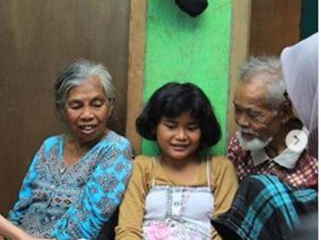 Kisah Pilu Bocah Perempuan Yang Harus Memulung Demi Beli Sepatu Lifestyle Liputan6 Com