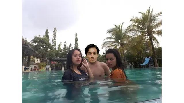 Minta Cowok di Belangkangnya Dihilangkan, 6 Editan Foto Cewek Ini Kocak