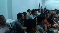 Puluhan WNA asal Tiongkok saat diamankan di Polres Bogor. (Liputan6.com/Achmad Sudarno)