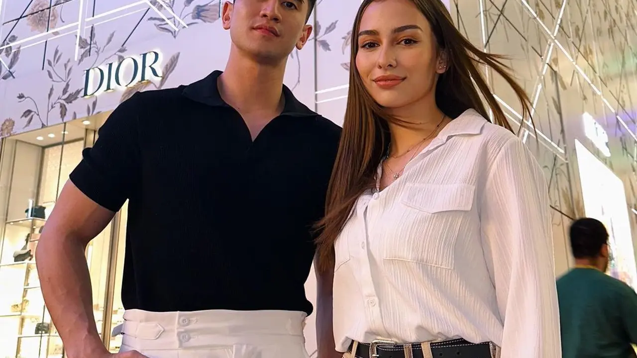 Verrell Bramasta dan Anna Jobling Pemain Melur untuk Firdaus jalan-jalan di Malaysia jelang Lebaran Idul Fitri 2023 (Foto: Instagram annajobling)
