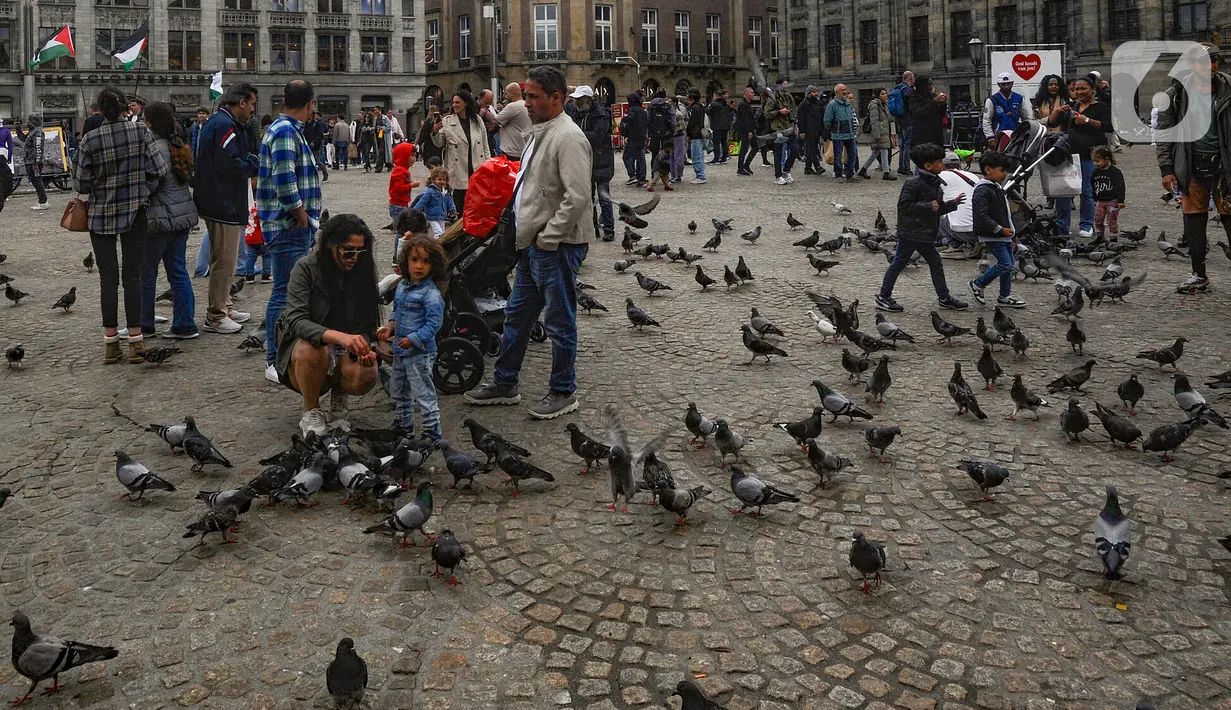 Selain itu, kawasan Dam Square ini juga menjadi rumah bagi kawanan burung merpati. (merdeka.com/Arie Basuki)