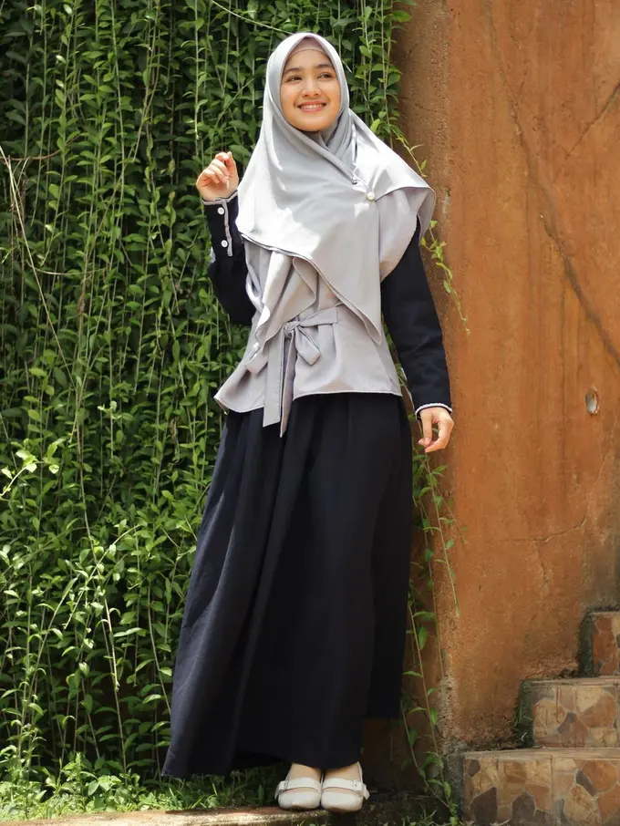 7 Pesona Cut Syifa saat Tampil Berhijab, Curi Perhatian