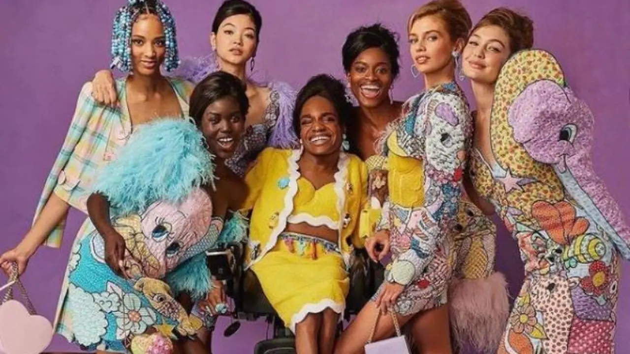 Model Difabel-Transgender Berkulit Hitam Catat Sejarah di New York Fashion Week 2021
