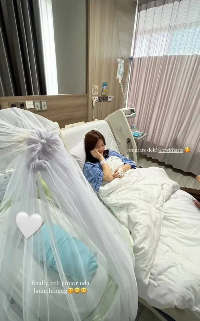 Jadi ibu di usia 22 tahun, ini 7 momen bahagia Kayess melahirkan anak pertama di hari valentine