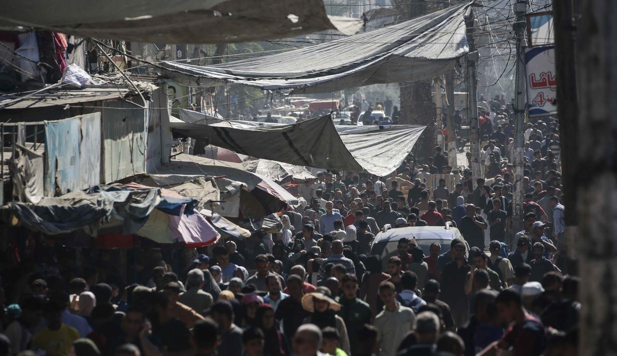 Di sisi lain, Israel dikabarkan telah mengizinkan pembukaan perlintasan perbatasan Rafah antara Gaza dan Mesir, Rabu (15/10/2025). (Eyad BABA/AFP)