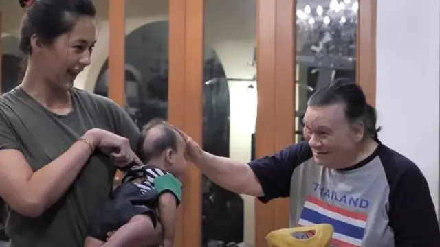 Jarang Tersorot, Ini 6 Momen Kiano Tiger Wong Bareng Kakek dan Neneknya