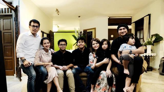 6 Momen Kebersamaan Wina Natalia dan Wishnutama, Tetap Rukun Meski Sudah Bercerai