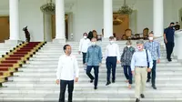 Presiden Joko Widodo atau Jokowi bersama sejumlah duta besar berangkat dari Istana Bogor meninjau Persemaian Modern Rumpin di Kecamatan Rumpin, Kabupaten Bogor, Jumat (19/11/2021) pagi. (Biro Pers Sekretariat Presiden)