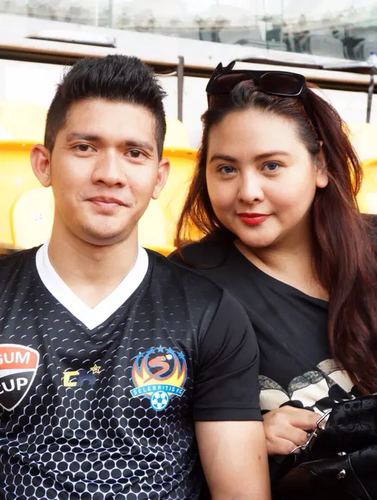 Bintang film Man of Tai Chi ini juga mengaku mengajak putri dan istrinya ke tempat latihan silatnya. (Andy Masela/Bintang.com)