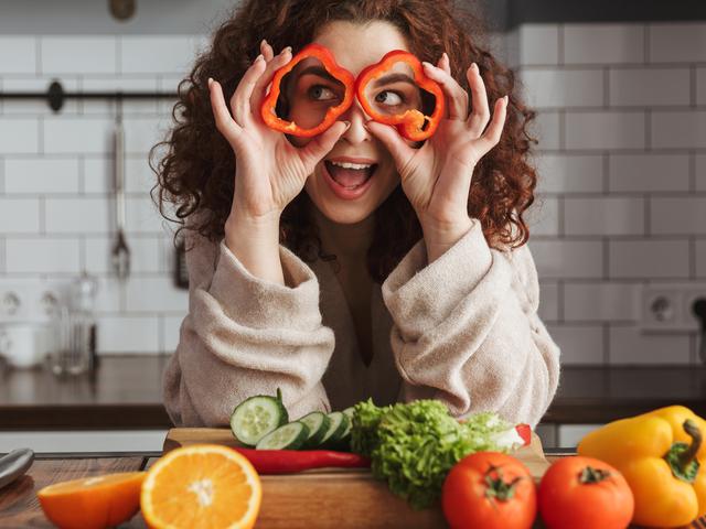 5 Makanan Terbaik Untuk Menjaga Kesehatan Mata Lifestyle Fimela Com