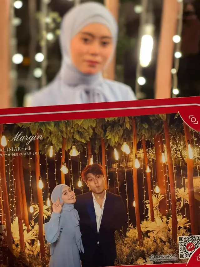 6 Potret Rizky Billar dan Lesty Kejora di Resepsi Pernikahan Ali dan Margin Wieheerm
